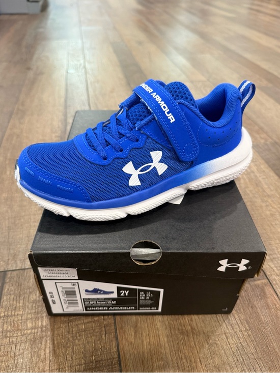 Under Armour Other - Under Armour Assert 10 Sneakers